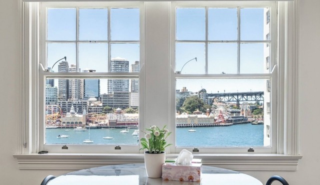 KozyGuru | MacMahons Point | Harbour Hideaway in McMahons Point