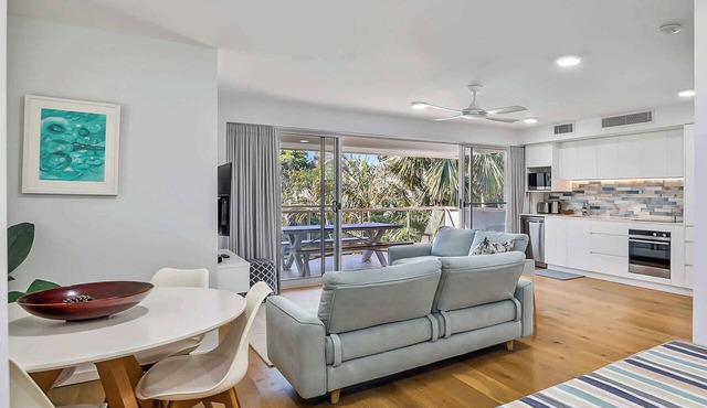 Lahaina 9 Beach Access 60 Seconds in Mooloolaba