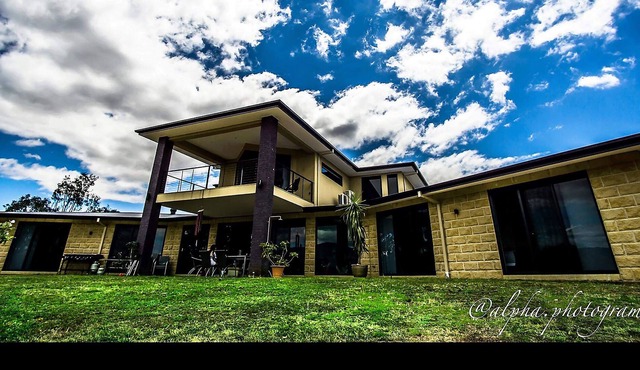 Lake Eildon Heights is situated on 30 acres adjoining 600 acres of in Eildon