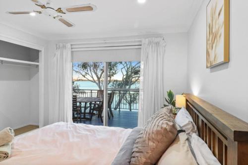 Lakefront Peace and Relaxation in Budgewoi