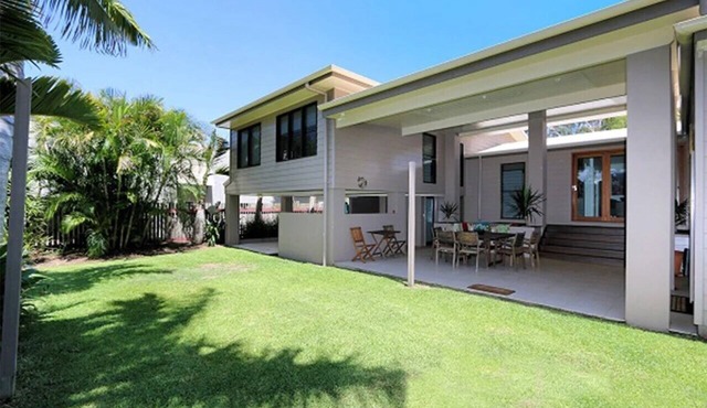 Large House only 50m from beach in Bargara
