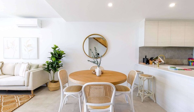 Lavish Coastal 2-Bed with Stunning Ocean Views in Batemans Bay
