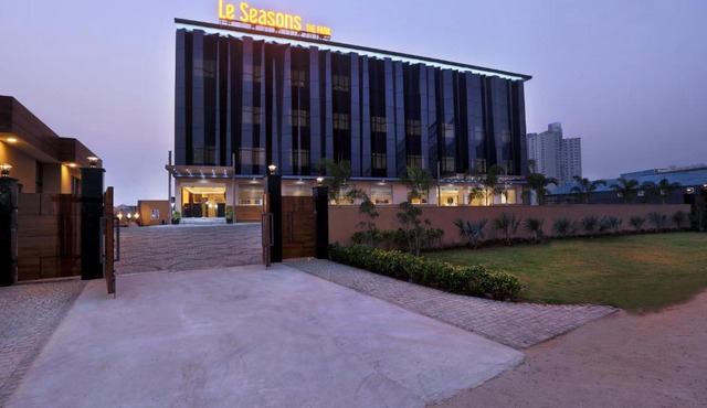 Le Seasons Park
