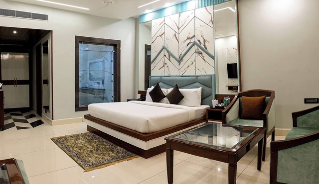 Leela Grande Hotel in Karnal