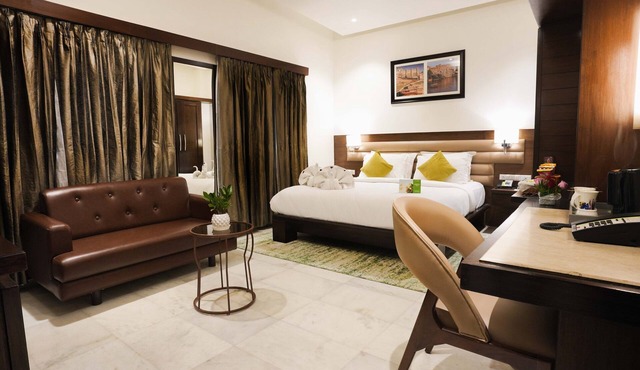 Leisure Inn Grand Chanakya in Jaipur