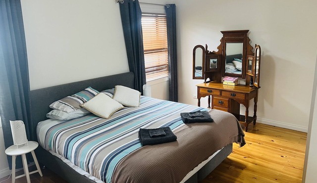 Light-filled comfortable 3 B/R 2 bathroom family home. Dogs by negotiation . in Mount Gambier