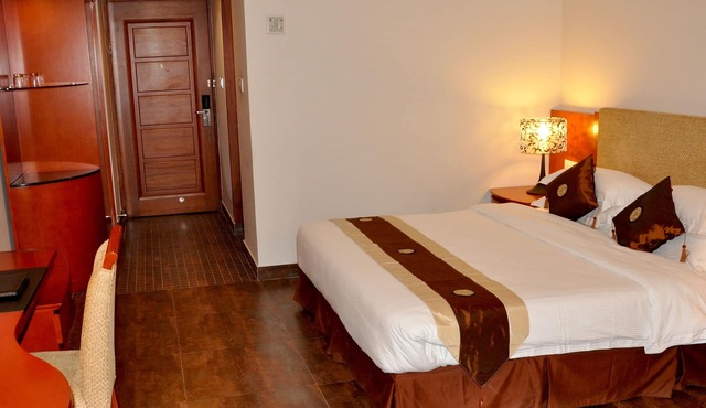 Long Beach Hotel in Cox's Bazar