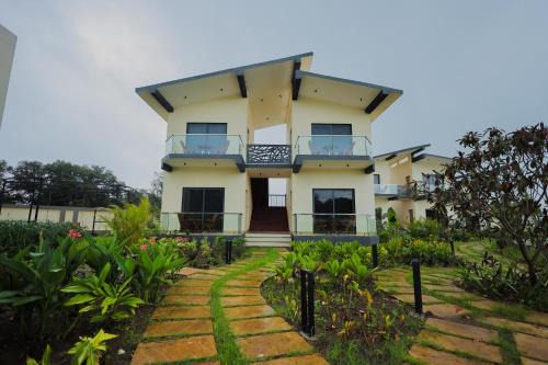 Lotus Luxury Resort in Jāmb