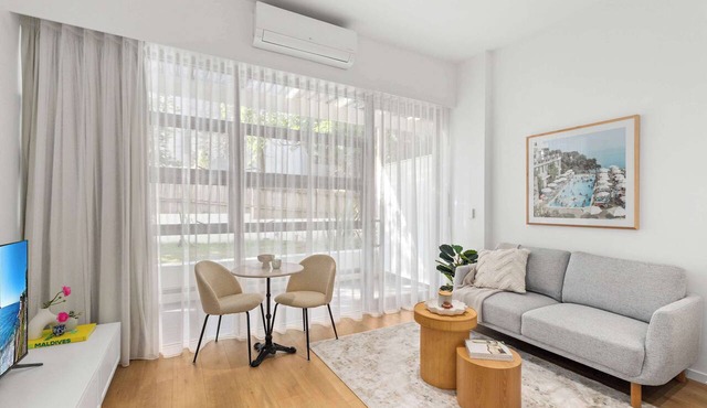 Luxe Central Studio 2 - Close to Randwick in Maroubra