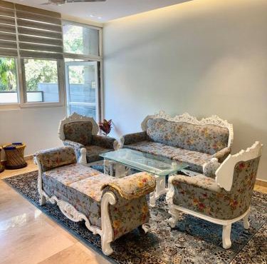 Luxurious 4-Bedroom House in the Heart of CR Park