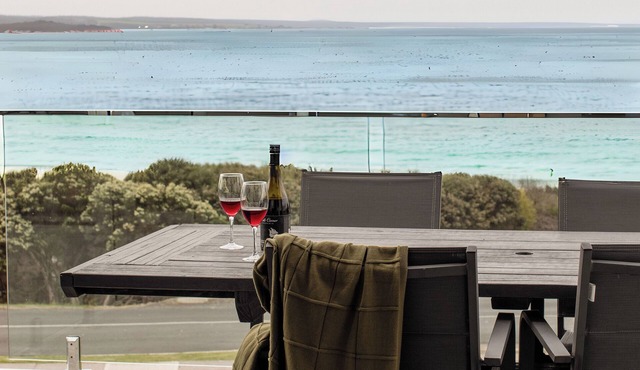 LUXURY BEACH HOUSE BINALONG at BAY OF FIRES in Binalong Bay