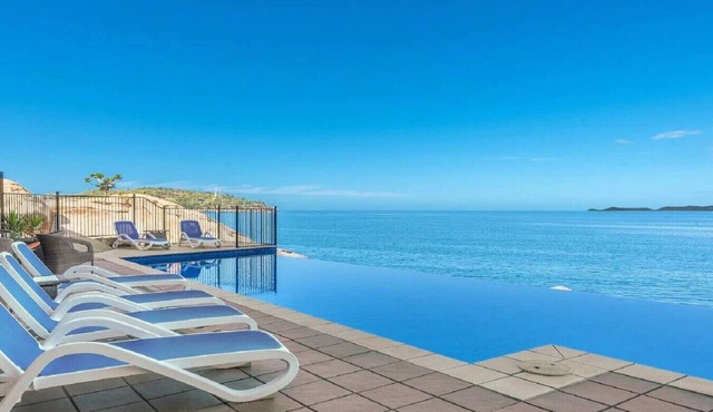 Luxury Island Hideaway in NELLY BAY