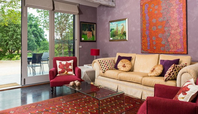 Luxury Suite set in magnificent gardens 8kms from Beechworth in Stanley