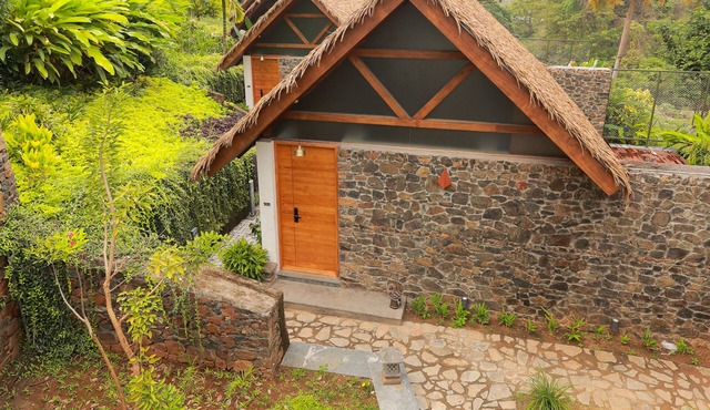 Maayaa riverside villa by KPM Tripenta