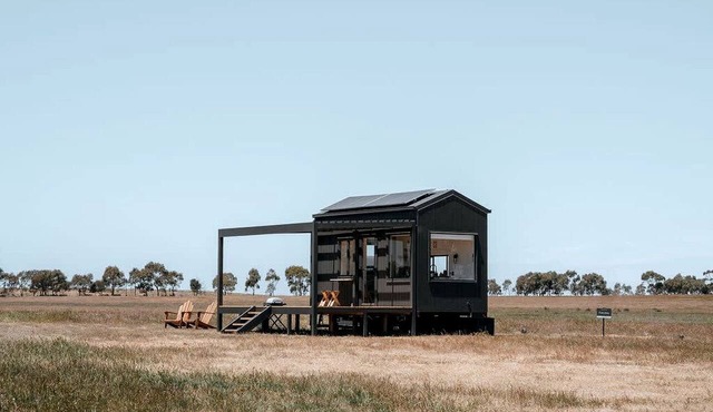 Magical Tiny House with Amazing Stargazing and Deck in Victoria in Skipton