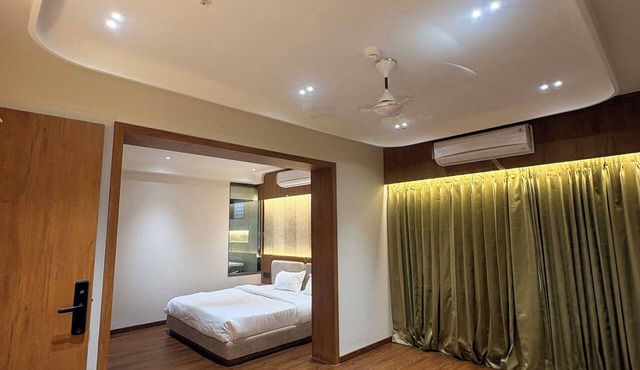 Majestic Park Inn in Vapi