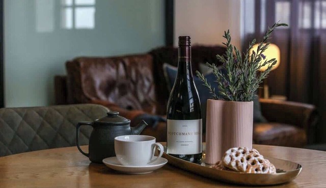 Manhattan On Moorabool~Heritage (with Fireplace!) in Geelong