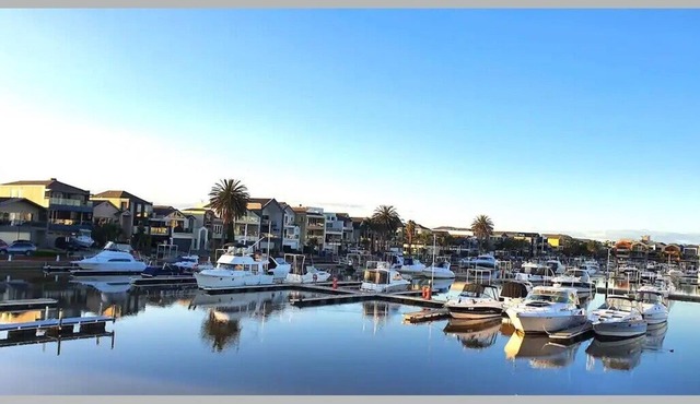 Marina Magic Getaways - Your Waterfront Retreat in Patterson Lakes