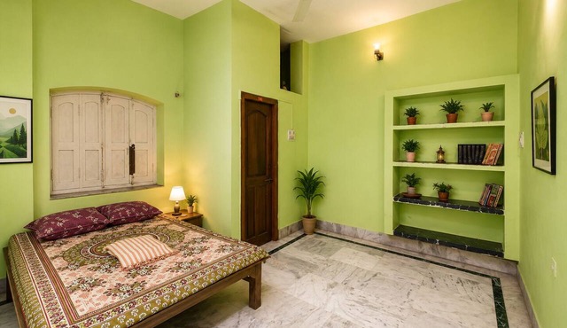 Marvelous 3-bedroom house in Dumka perfect for your friends/family stay. in Dumka