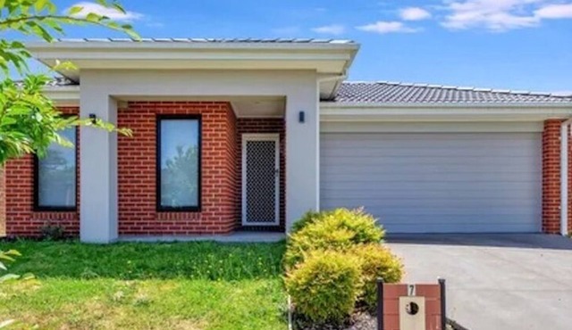 Master room with Private Ensuite! in Beveridge
