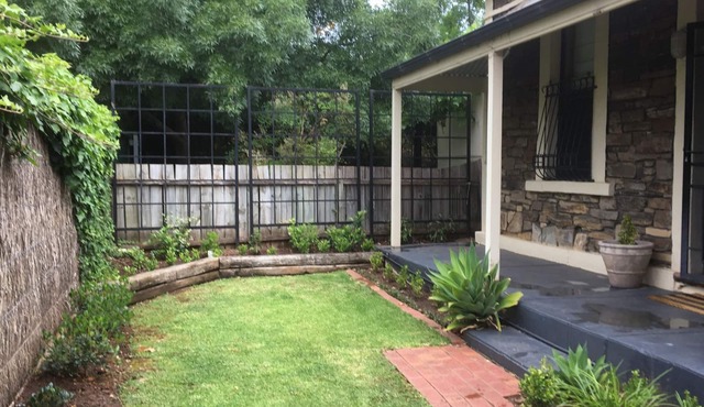 Maylands Cottage-Charming Bluestone House in Maylands