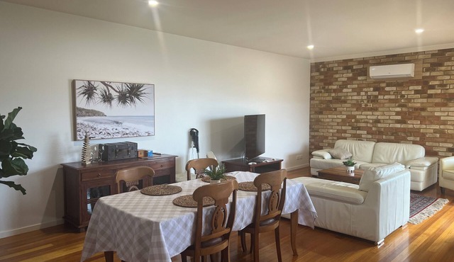 MCCrae Beach House A Perfect Relaxing Getaway Only 900m to Beach & Amenities. in McCrae