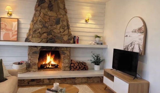 McCrae Beach House Fully Renovated - Short Walk to Beach - Pet Friendly in McCrae
