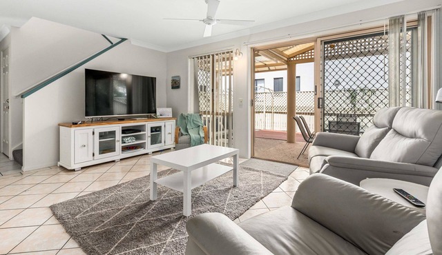 "McNaughton Townhouse" - Redcliffe Q 4020 in Redcliffe