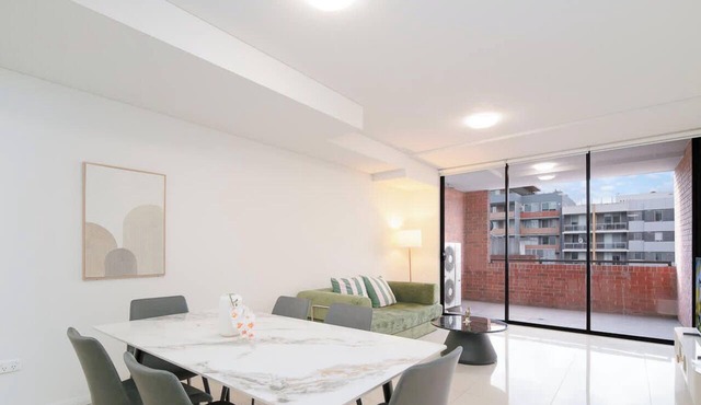 MetaWiseBnB 2BR Near Airport Parking Sleeps 6 in Mascot