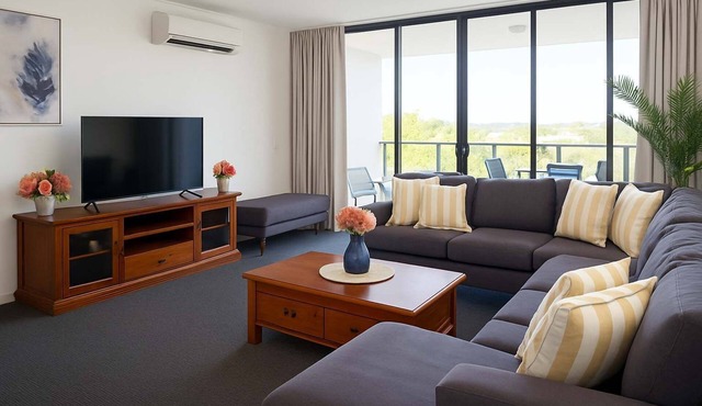 Modern CBD Apartment in Townsville with Pool, Parking and Stadium Views in Townsville City