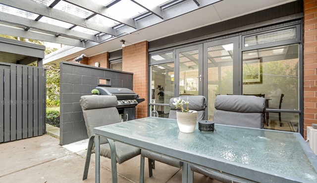 Modern Comfort Close to the Surf Coast in Belmont