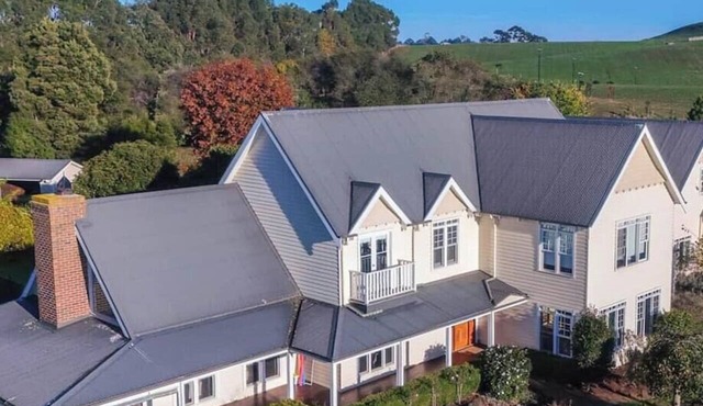 Modern country escape @ Kinstead Mansion in Warragul