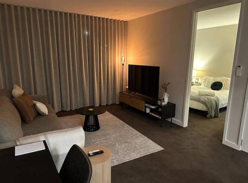 Modern Griffith Apartment in Kingston
