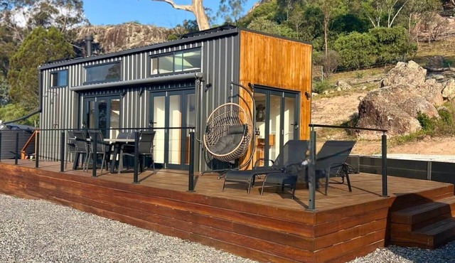 Modern Off-Grid Tiny House, Rylstone in Pinnacle Swamp
