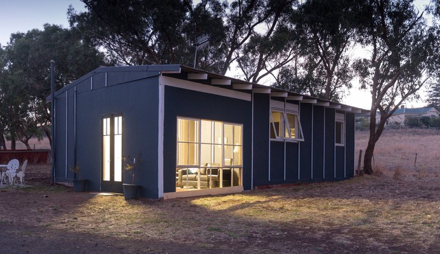 Monash Cottage - Pet Friendly Accommodation in Coragulac