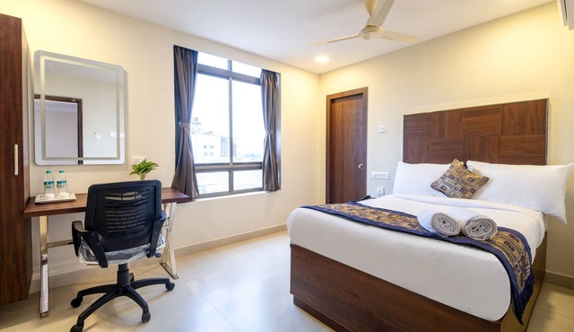 Monday Hotels - Swarna's The Capital