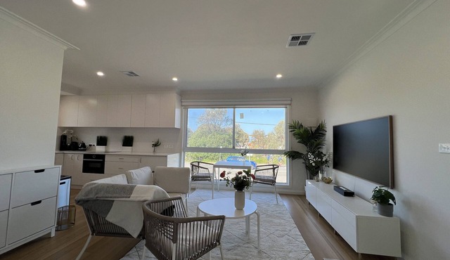 Mordialloc Fully Renovated Beachfront Oasis: Right across from the beach! in Mordialloc