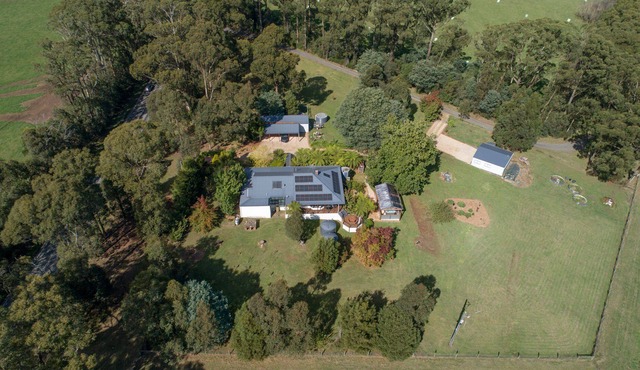 “Morella” Historical high-country homestead. in Pheasant Creek