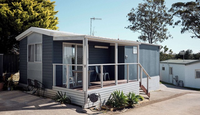 Morton A - Cabin with Views and Deck in Mollymook