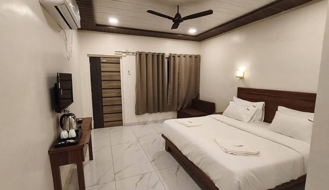 Mount Bliss Resort in Mhasla