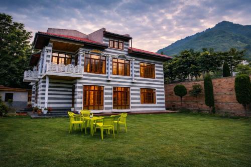 Mountain and peace homestay