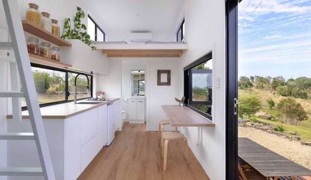 Mountain top tiny home - Hideaway in the country. in Kanigan