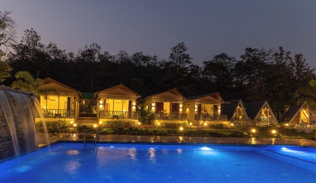 Mountain Woods Farm Stay in Khalapur