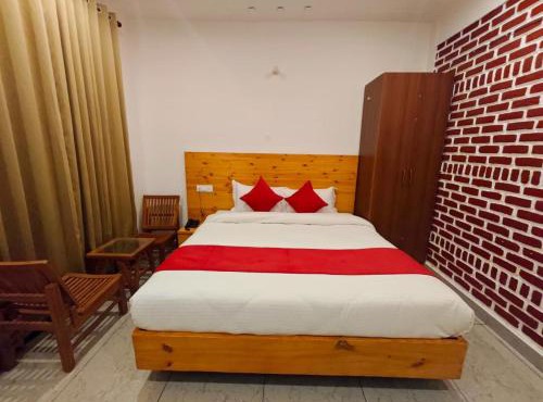 Mukteshwar Valley Resort