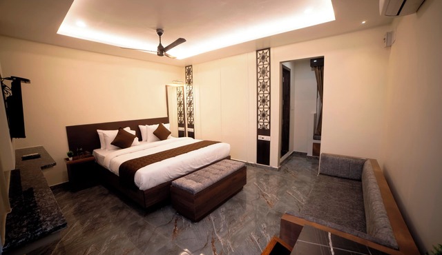 MURALI KRISHNA APART HOTEL