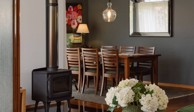 Nancy’s of Trentham | Stylish 3BD Walk to Town in Trentham