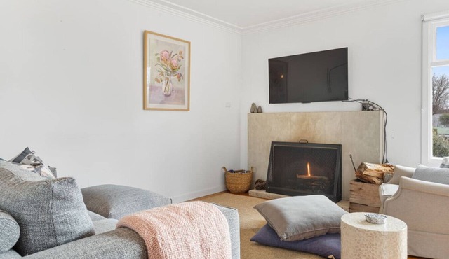 Nellie`s Nest- A Stylish Retreat in Leafy Newstead in Newstead
