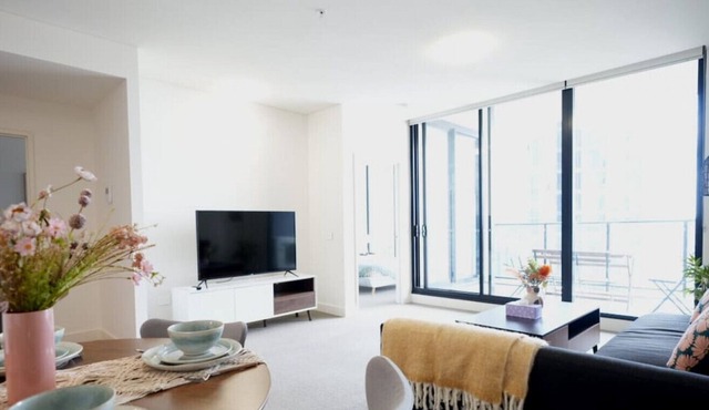 NEW! High Level Luxury APT in Wentworth Point in Wentworth Point