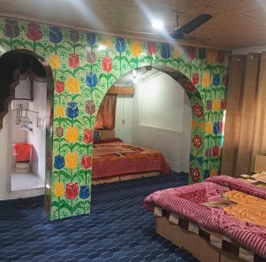 New shalimar dal view in Srinagar