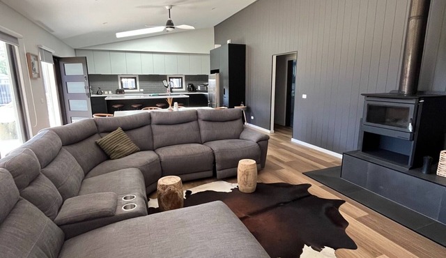 Newly built beautiful contemporary Coongulla home in Coongulla